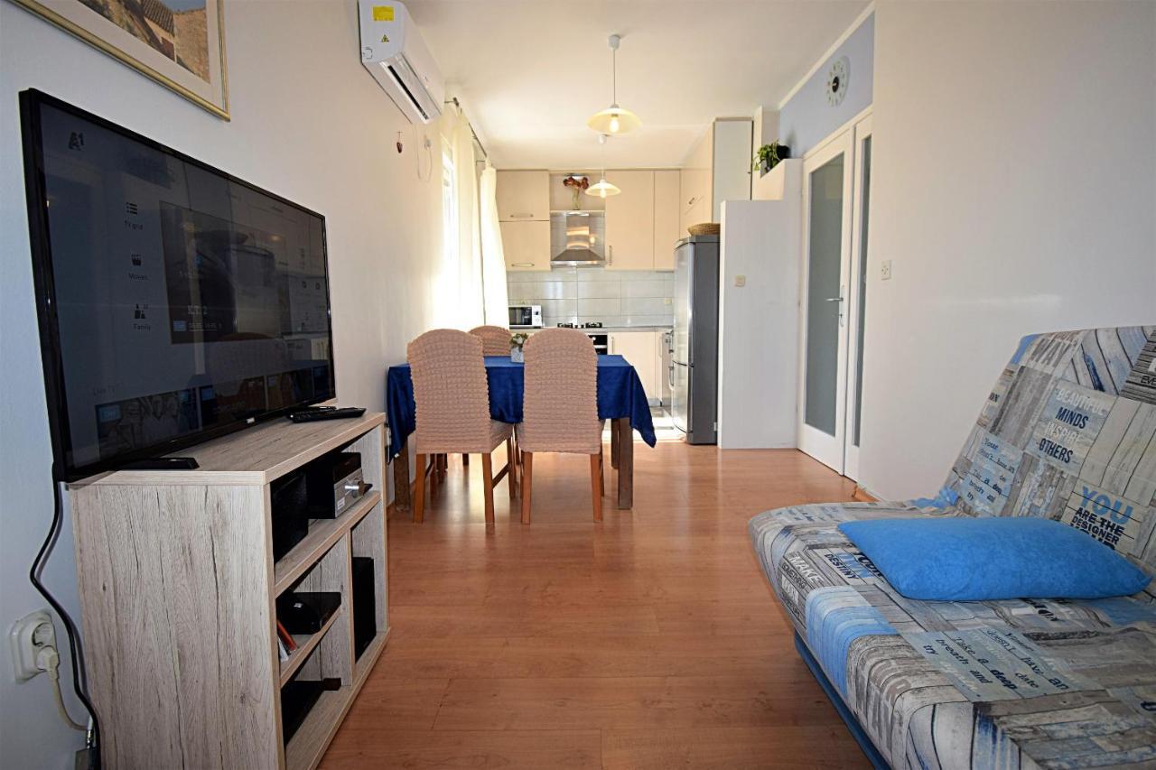 Apartment Corner ซาดาร์ ภายนอก รูปภาพ